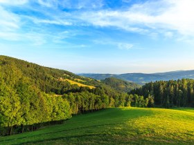 Tannhof mit Blick auf St.Corona, &copy; Wiener Alpen in Nieder&ouml;sterreich