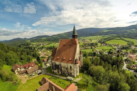 Die Wolfgangskirche in Kirchberg am Wechsel, © Wiener Alpen, Franz Zwickl